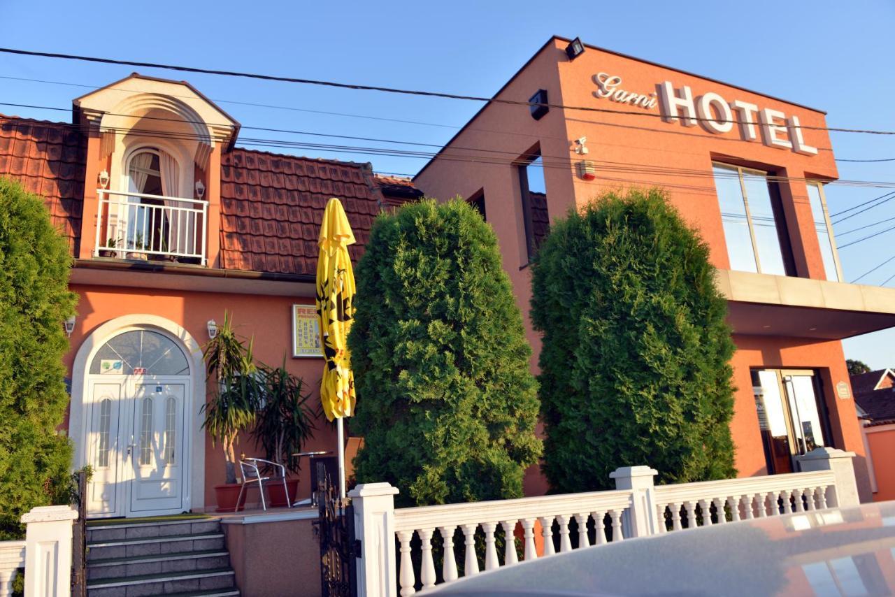 Garni Hotel Kaca Kragujevac Exteriör bild